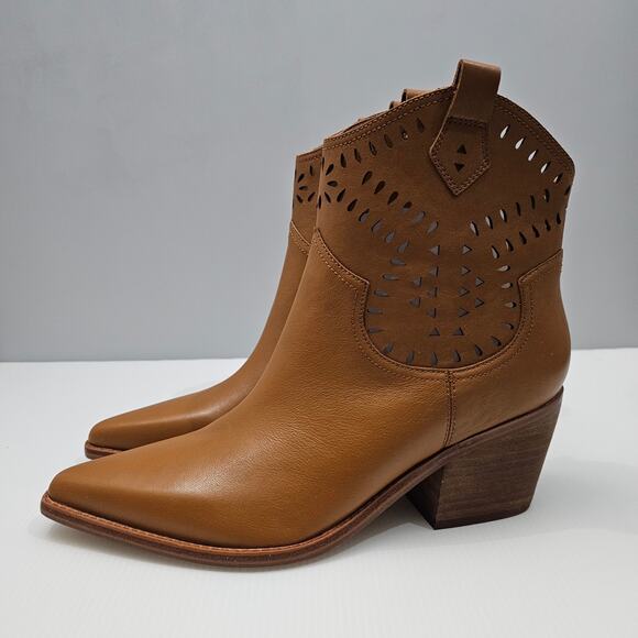NEW Marc Fisher LTD Elyma Ankle Boot 10 Tan Leather Western Cutout Pointed Toe - Picture 1 of 13